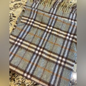 Burberry cashmere scarf